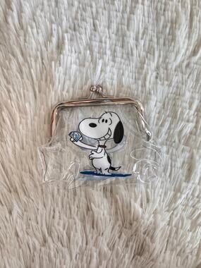 Snoopy clear coin purse vintage style with Snoopy holding a diamond